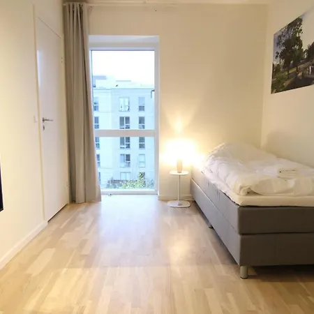 Beautiful 3-bed In Canal